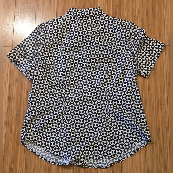 NWOT Liz Claiborne Geometric Shirt - Picture 6 of 7